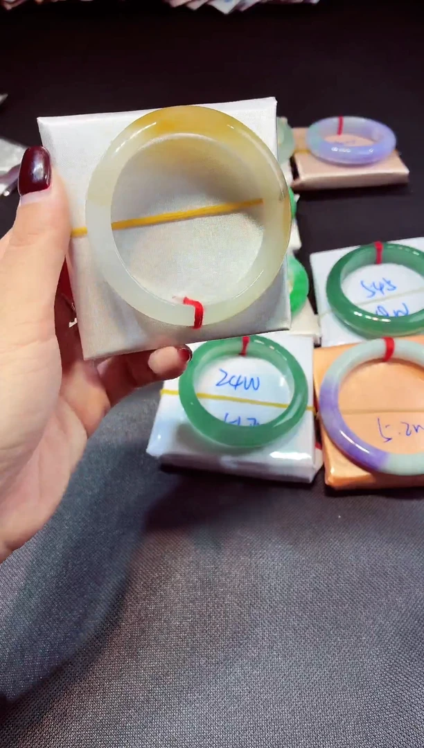未镶嵌手镯翡翠天然缅甸A货翡翠手镯