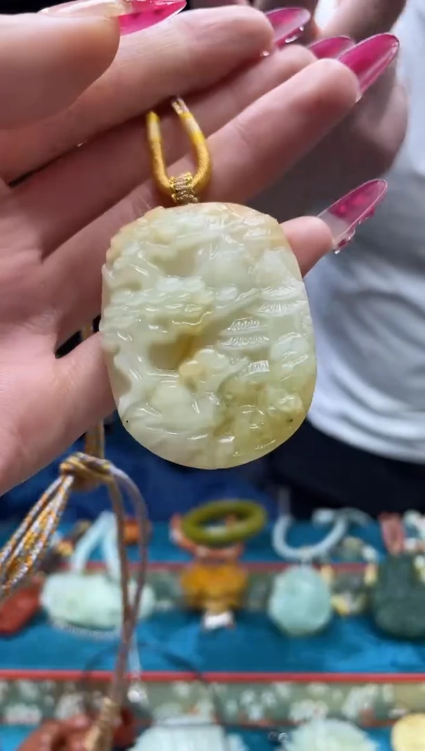 未镶嵌岫玉吊坠·