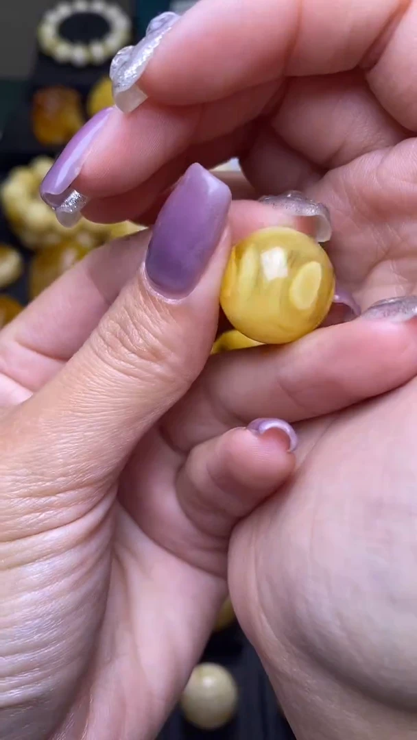 【闪购商品】琥珀裸石未镶嵌葵.109