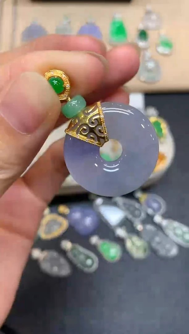 颈饰18K金镶嵌翡翠甜甜圈【无服务费