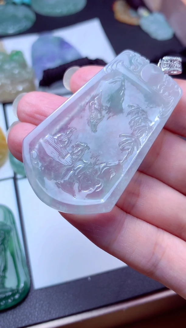 颈饰未镶嵌翡翠多*爸天然翡翠A货