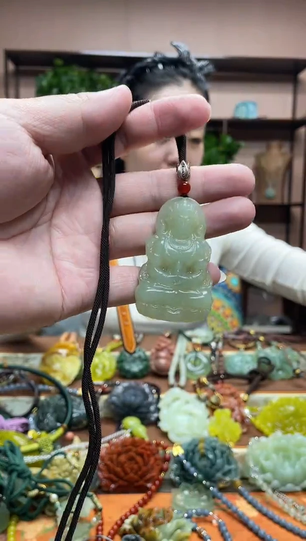 未镶嵌岫玉吊坠·