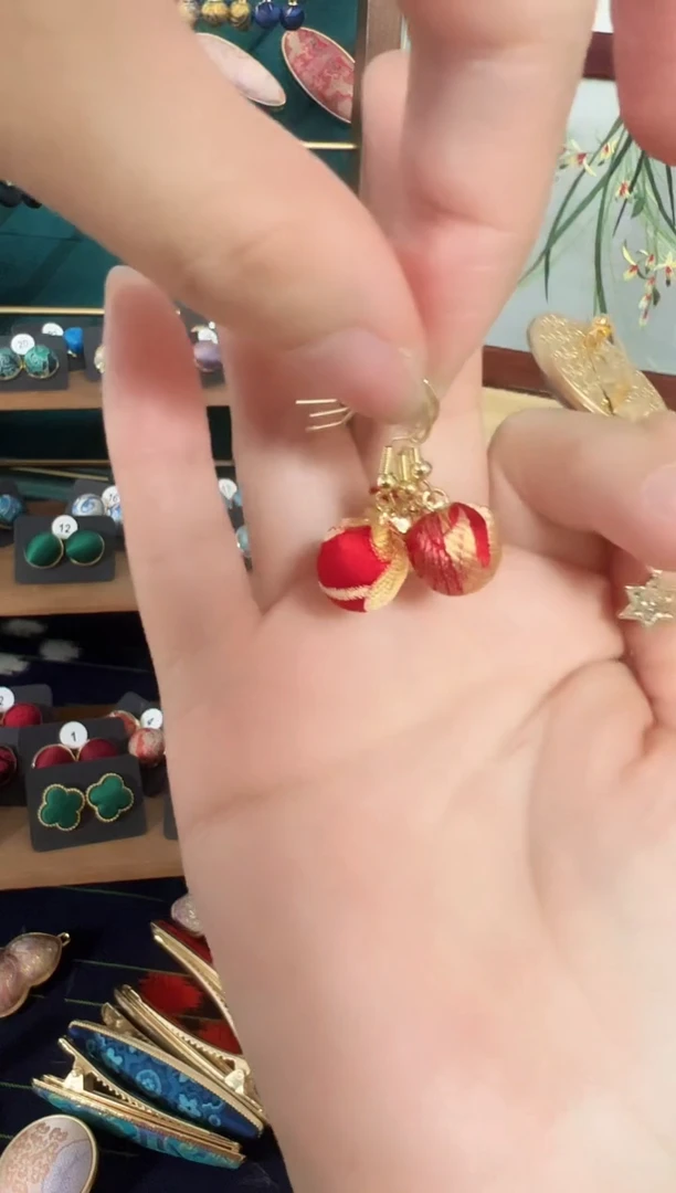 【闪购商品】【孤品年初五发】红金色小耳坠一对不挑花位