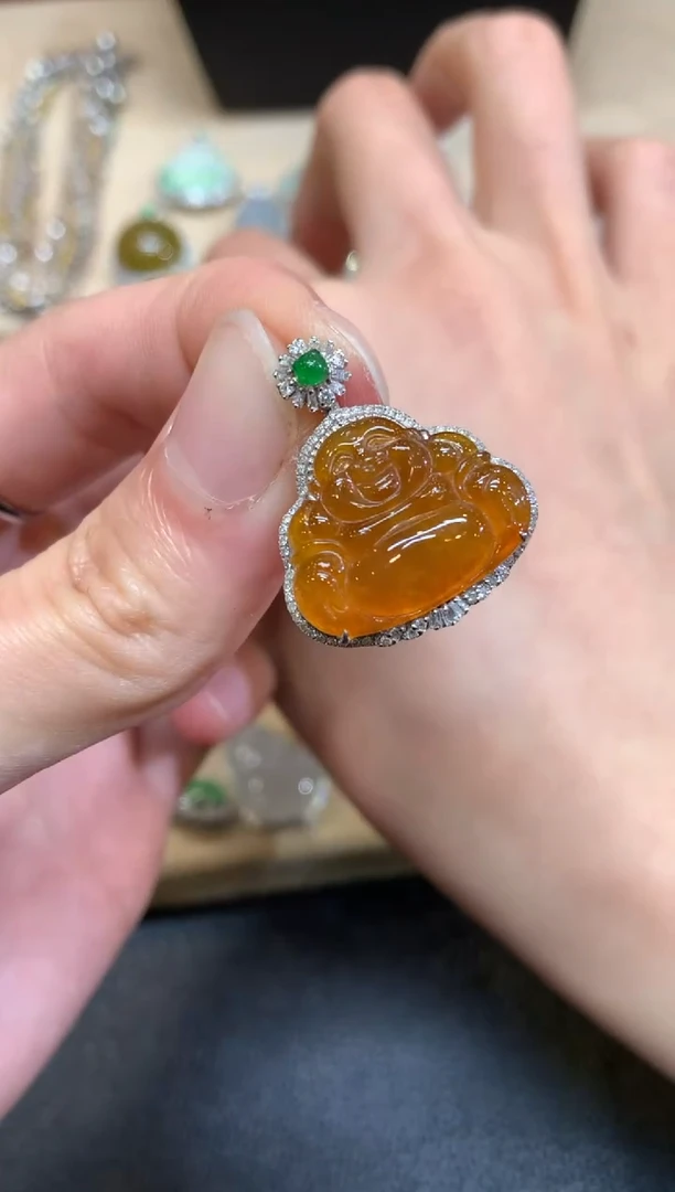 【闪购商品】翡翠颈饰18K金镶嵌佛公【无服务费】