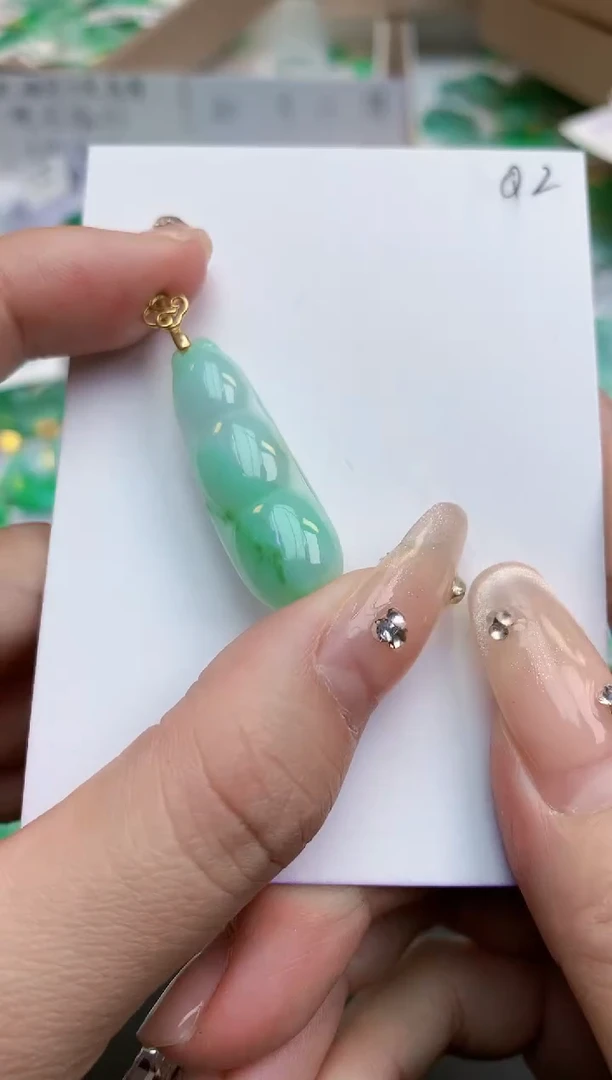 颈饰未镶嵌翡翠天然缅甸A货翡翠