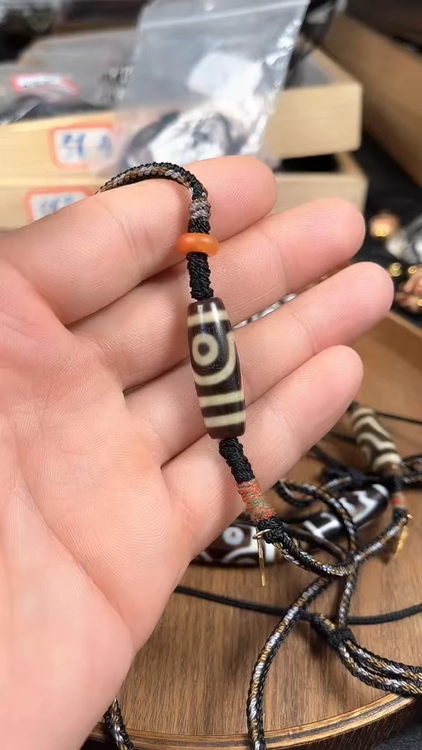 玛瑙/玉髓散珠建成如意二