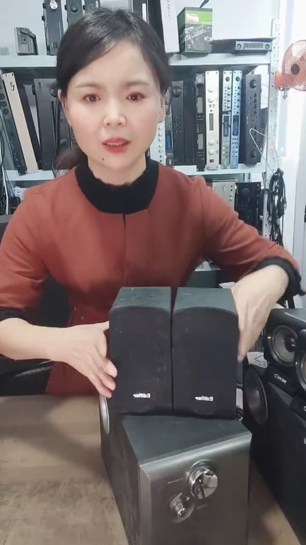 8新电脑音响一套，不包邮费