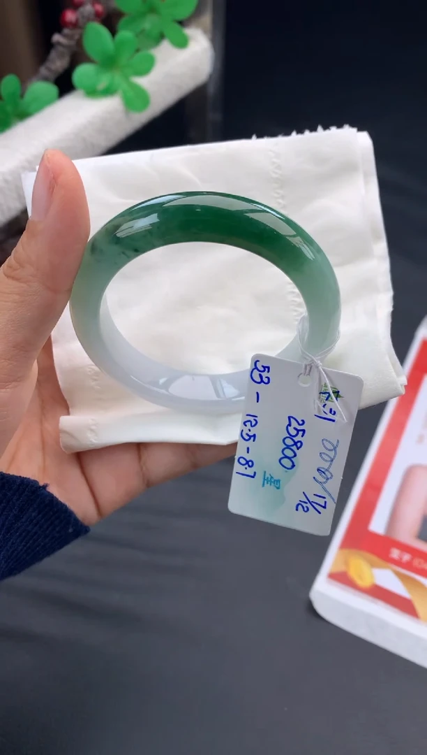 未镶嵌手镯翡翠翡翠自带#送人#，假一赔三