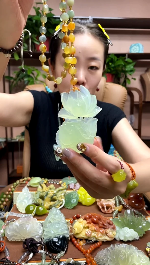 未镶嵌岫玉吊坠·