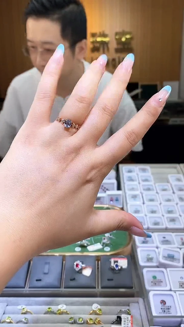 海蓝宝石戒指18K金镶嵌天然海蓝宝戒指