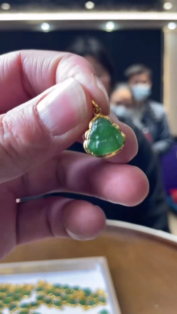 【现场收货】天然翡翠佛公吊坠   多样性发货发一件