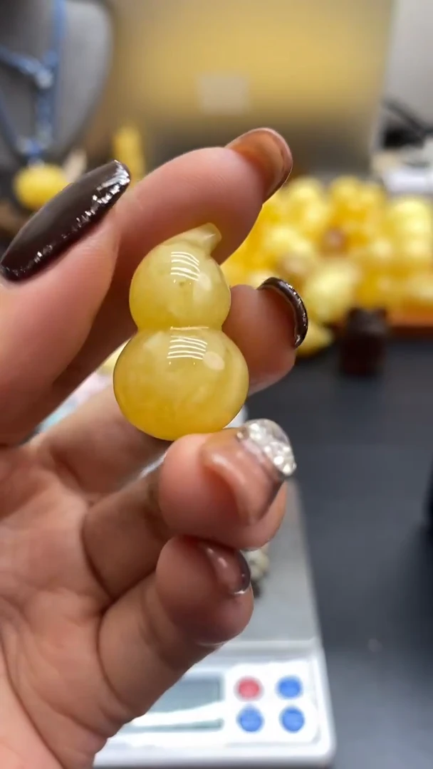 琥珀未镶嵌珠宝奇石2945多样性发其一默认有瑕