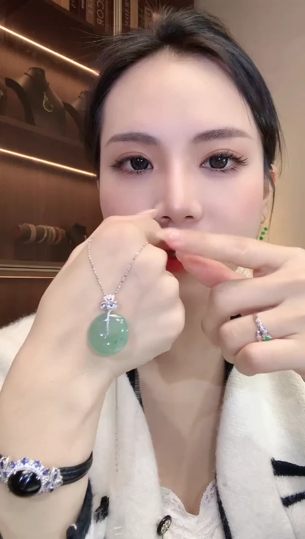 【闪购商品】翡翠吊坠(不含链)18K金镶嵌A16 多样性发货一件