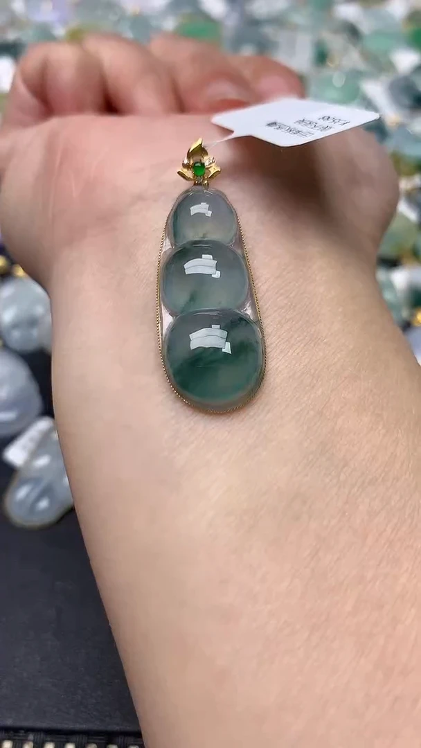 颈饰18K金镶嵌翡翠天然缅甸A货翡翠