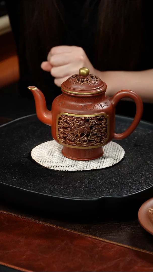 茶壶紫砂朱持平 麒麟献瑞67 红清水 370毫升   配绿泥盖杯