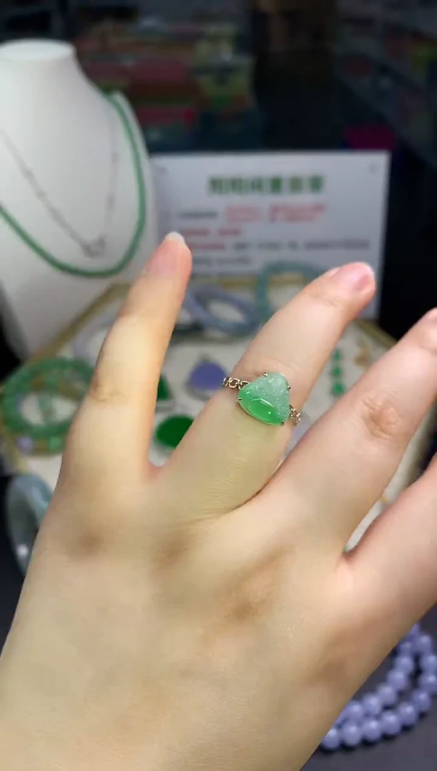 【闪购商品】翡翠颈饰18K金镶嵌翡翠戒指|不退不换