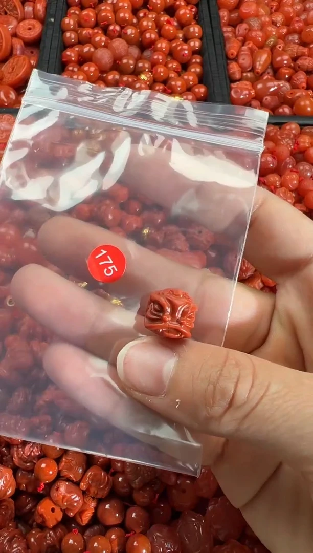 【闪购商品】南红玛瑙颈饰未镶嵌1