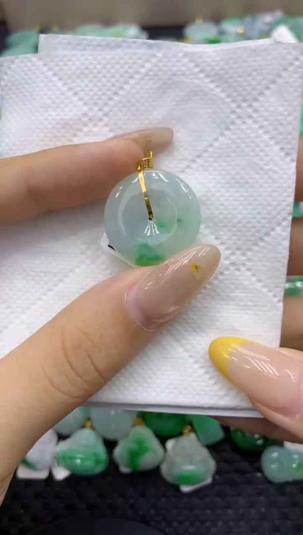 颈饰18K金镶嵌翡翠天然缅甸翡翠A货