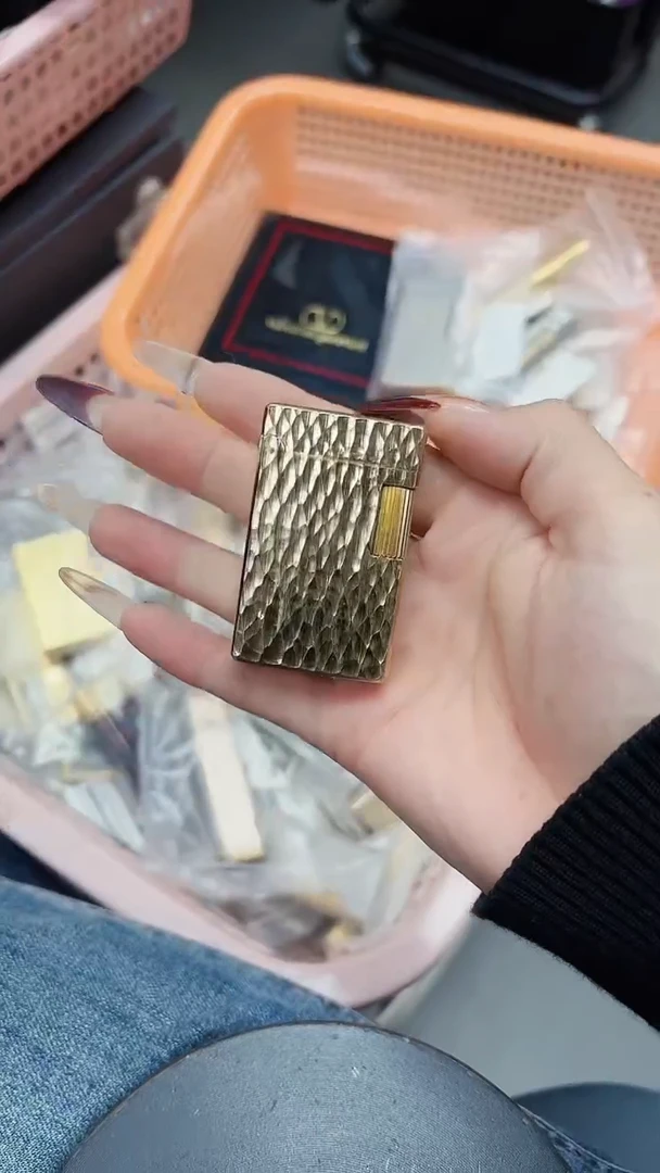 皇家城堡金色陨石坑
