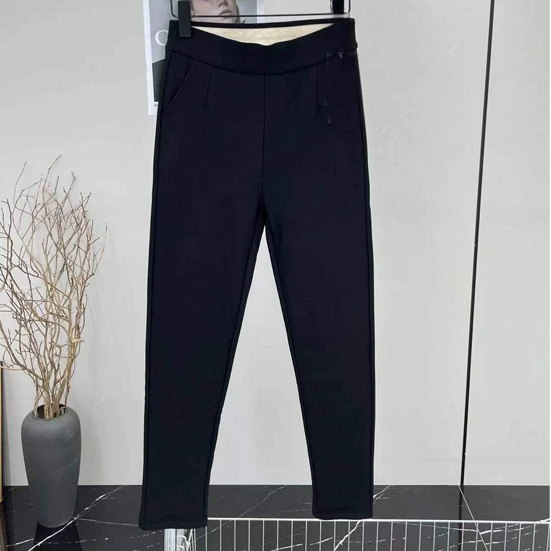 2215 秋冬女士时尚百搭外穿小黑裤 三楼