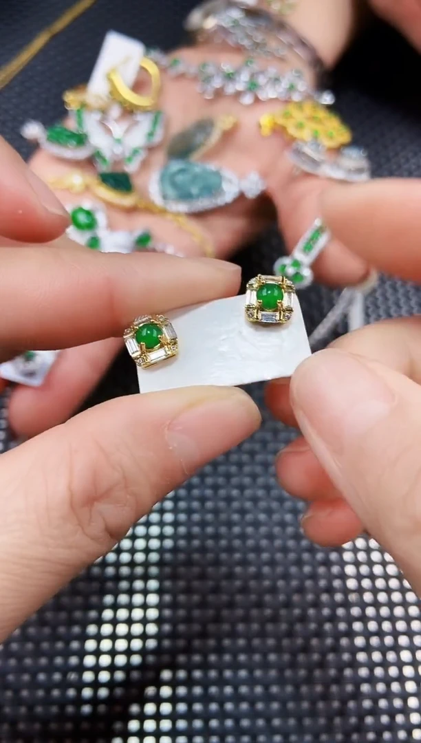 【闪购商品】翡翠耳饰未镶嵌11111111