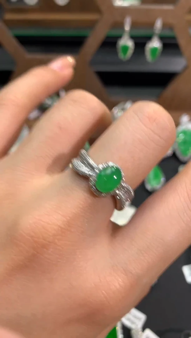 翡翠18K金镶嵌吊坠(不含链)戒指