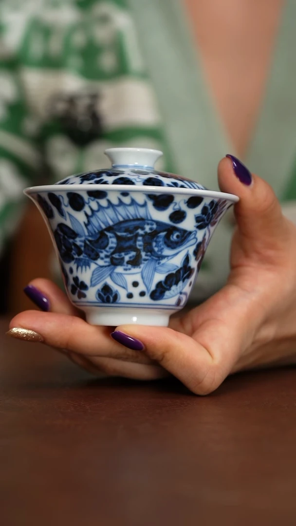 元青花鱼藻小马蹄盖碗