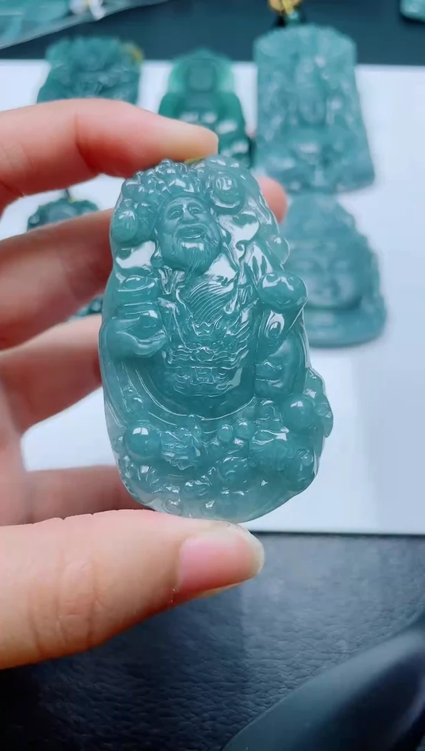 翡翠未镶嵌颈饰