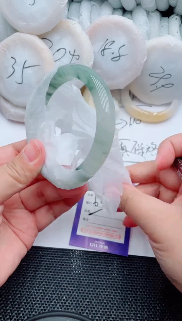 石英质玉手镯未镶嵌B81-60-61