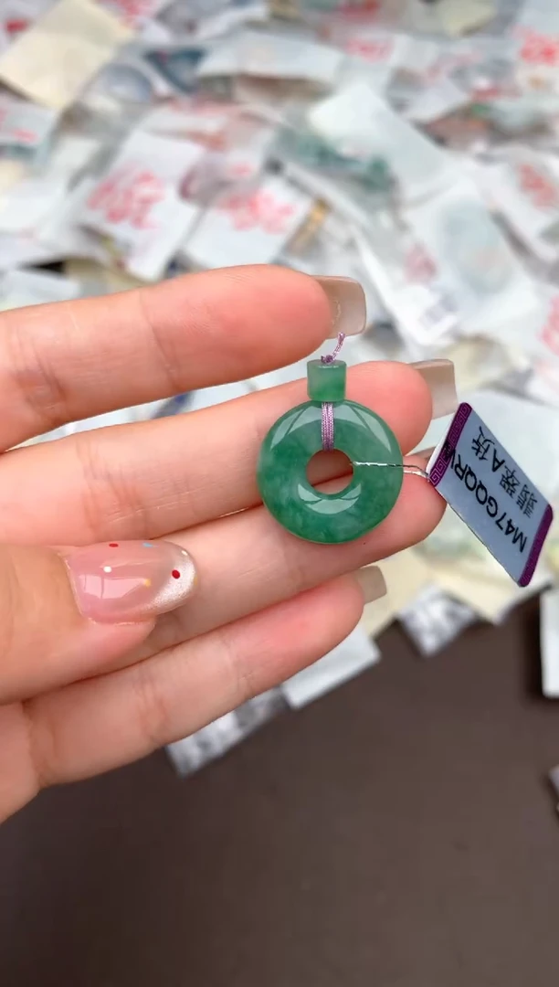 未镶嵌挂件翡翠一