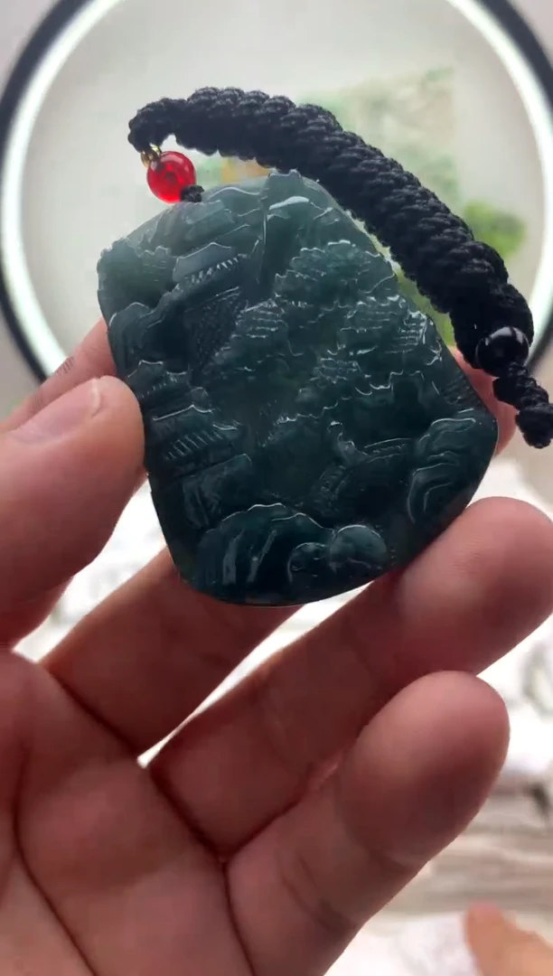 颈饰未镶嵌翡翠山水牌