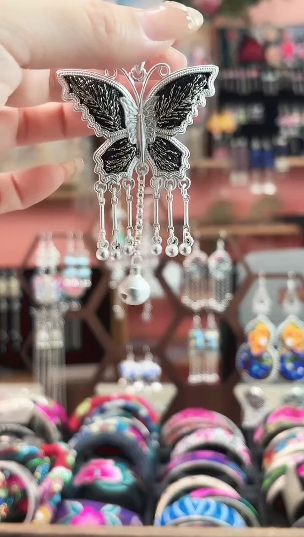 心****郁艺枝独绣手工饰品200