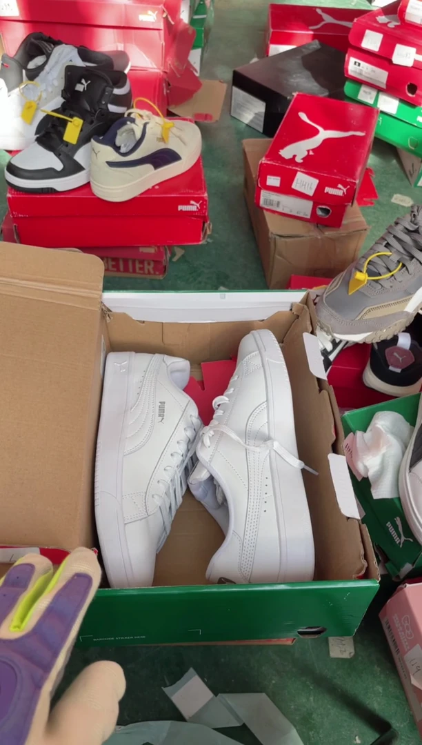 彪马时尚运动休闲鞋40M  JJ42