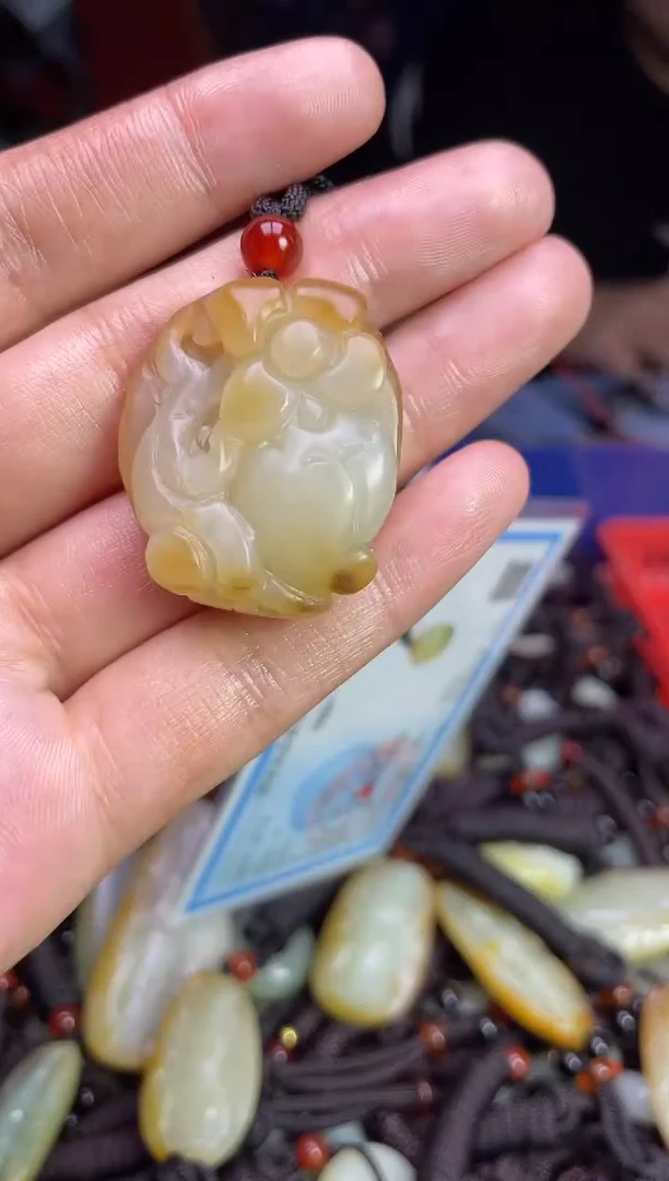 未镶嵌和田玉挂件1