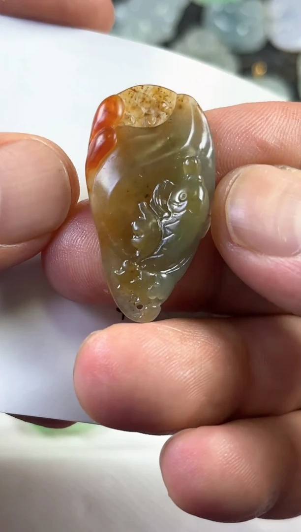 定制翡翠未镶嵌红翡俏色鱼