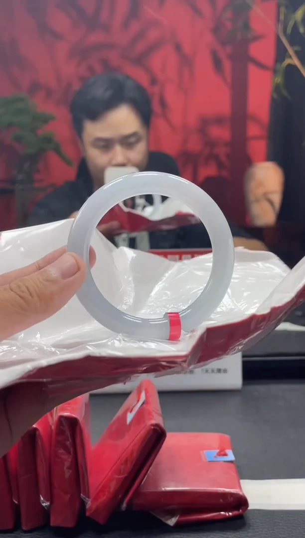 翡翠手镯未镶嵌11