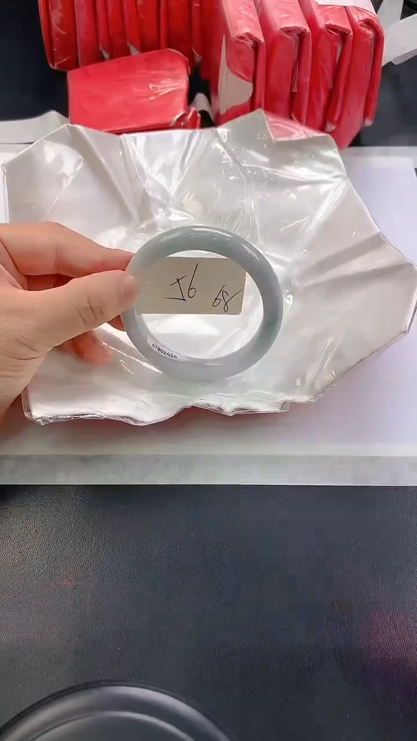 未镶嵌手镯翡翠68