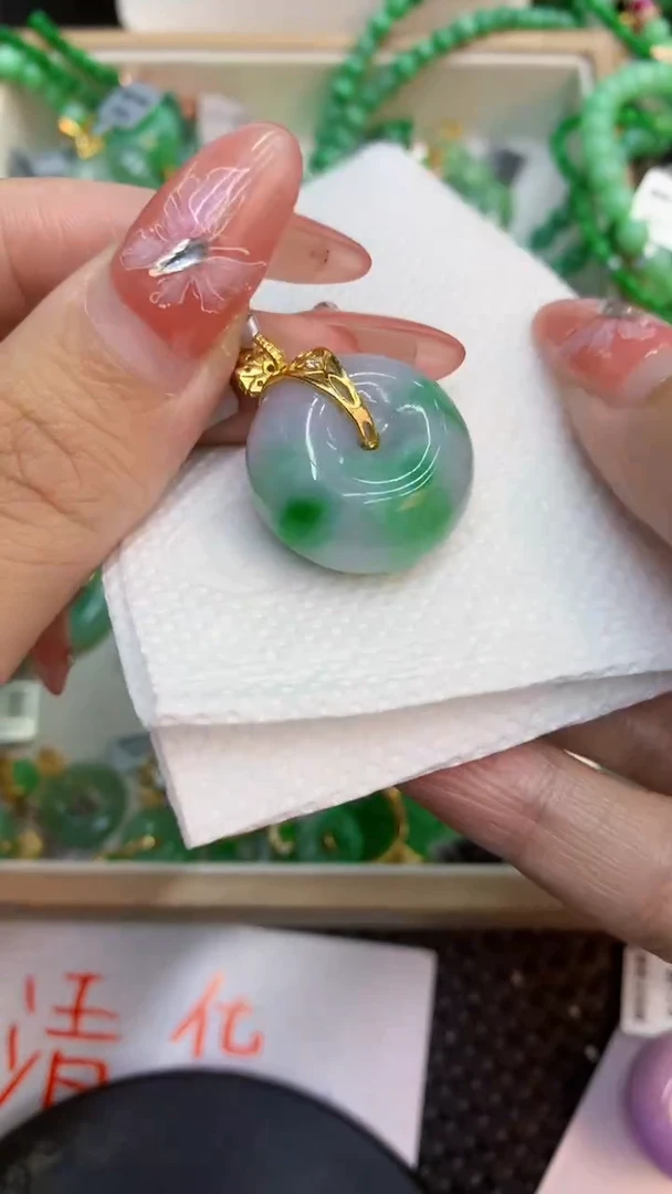 颈饰未镶嵌翡翠1