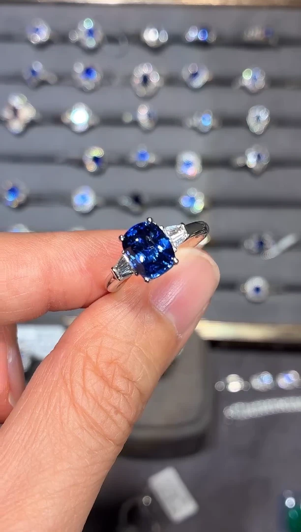 戒指蓝宝石18K金镶嵌【闪购】3.02ct/同步展会价/矢车菊