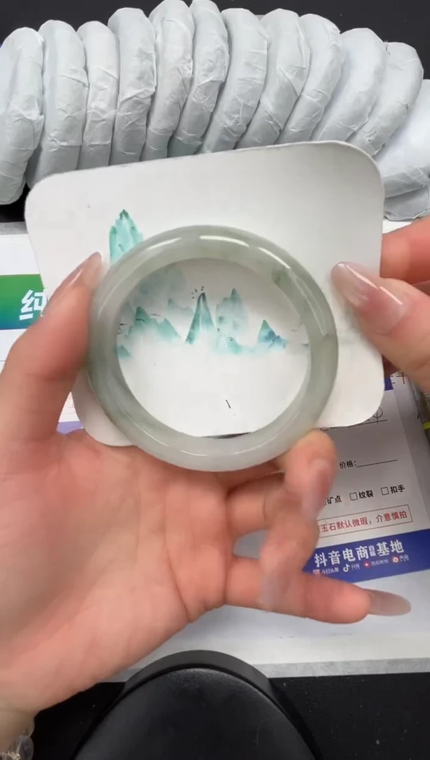 【闪购商品】石英质玉手镯合金138-58.4