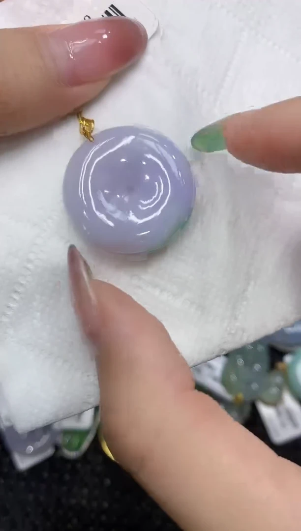 翡翠18K金镶嵌颈饰111111111111