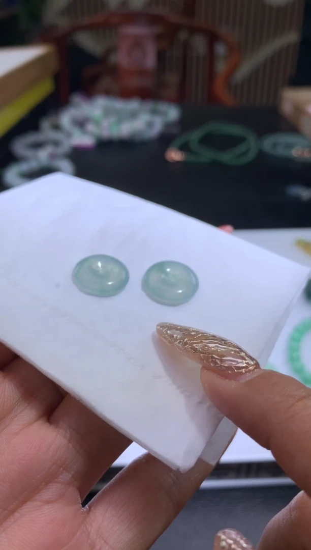 未镶嵌定制翡翠珍*?翡翠