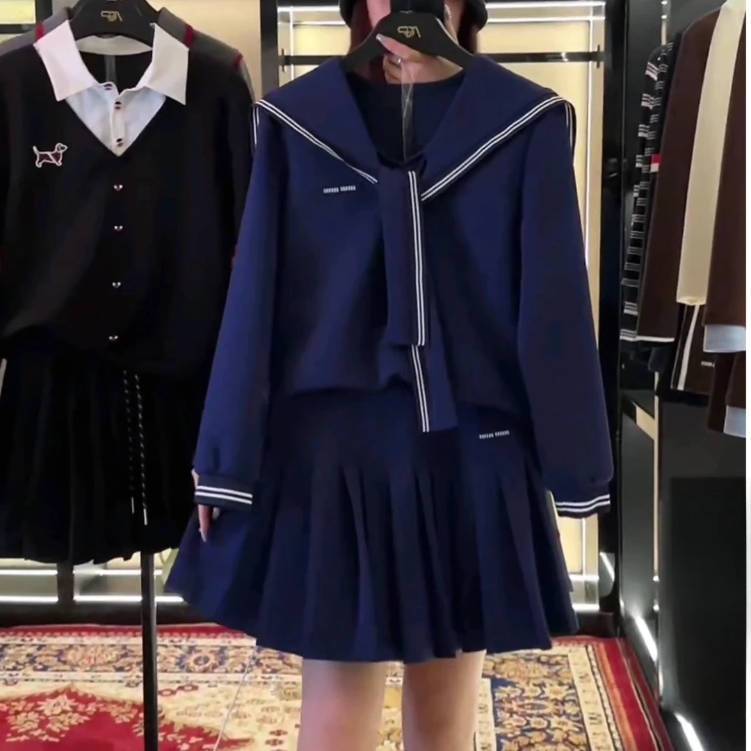 时尚减龄设计师款秋季套装女海军领系带长袖卫衣搭配百褶短裙套装