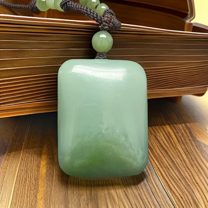 【迈越珠宝】天然和田玉粉青鸭蛋青吊坠翠色厚无事牌吊坠时尚百搭