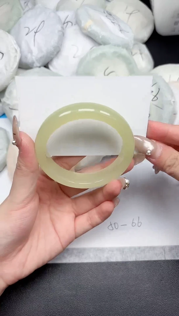 未镶嵌手镯石英质玉266-56