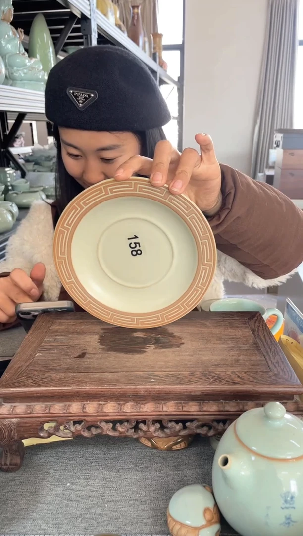 【闪购商品】瓷片微瑕月白回纹壶承