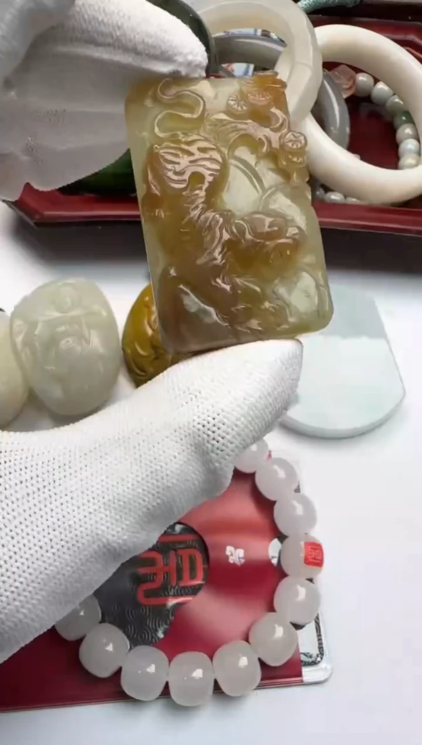 未镶嵌和田玉挂件和田玉