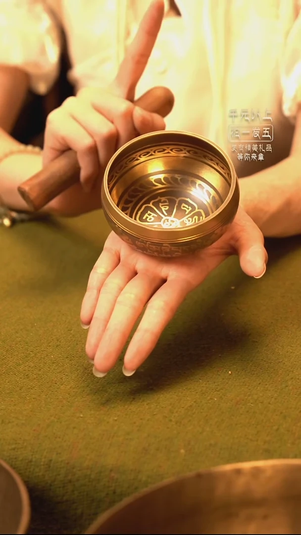1尼泊尔8cm青铜机制手绘颂钵