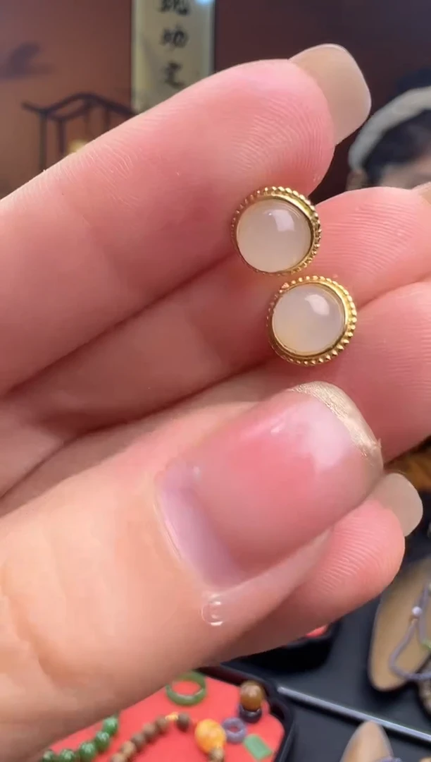 未镶嵌和田玉耳钉藕粉