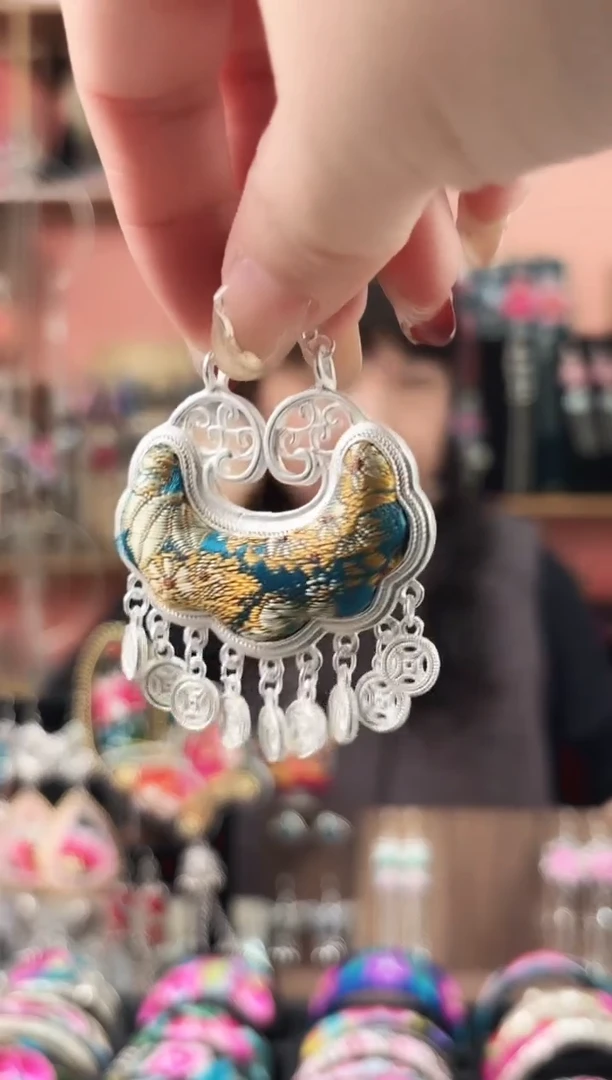 织绣艺枝独绣手工饰品59